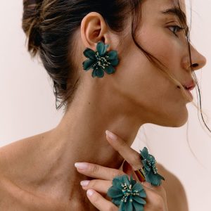 Eterna Green Earrings